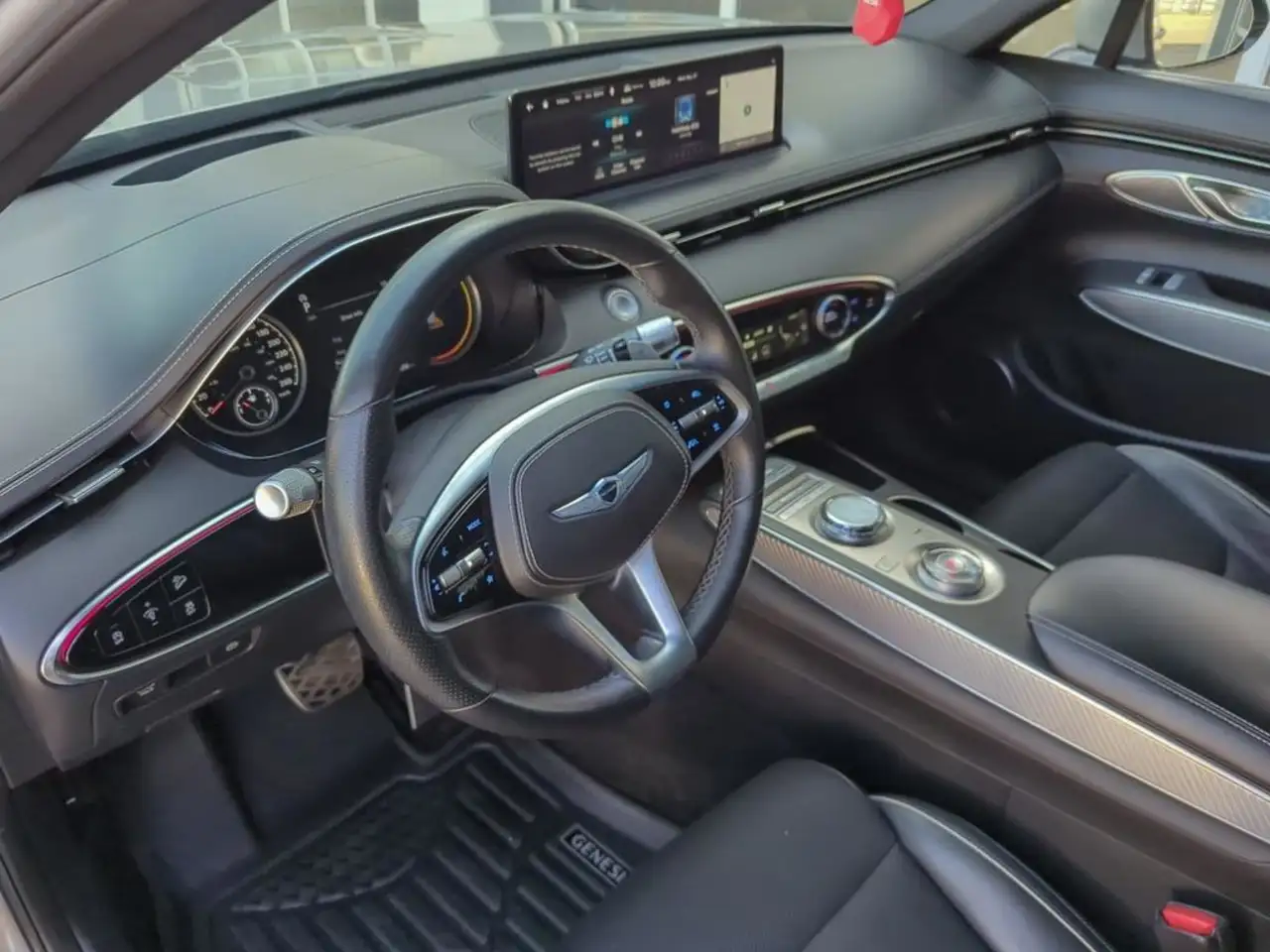 Genesis GV70 - Image 13