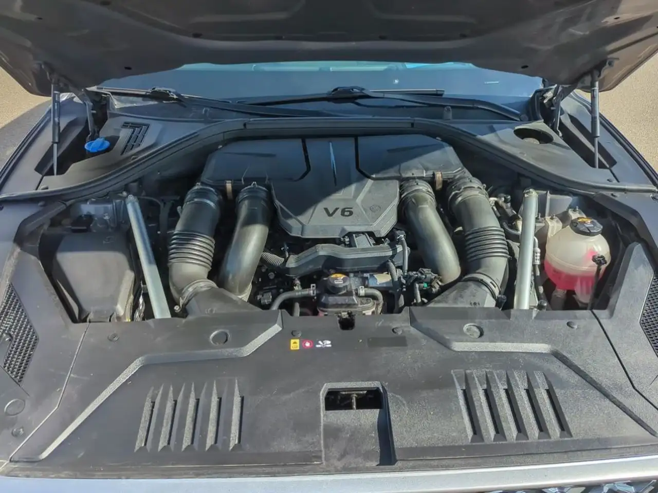 Genesis GV70 - Image 10