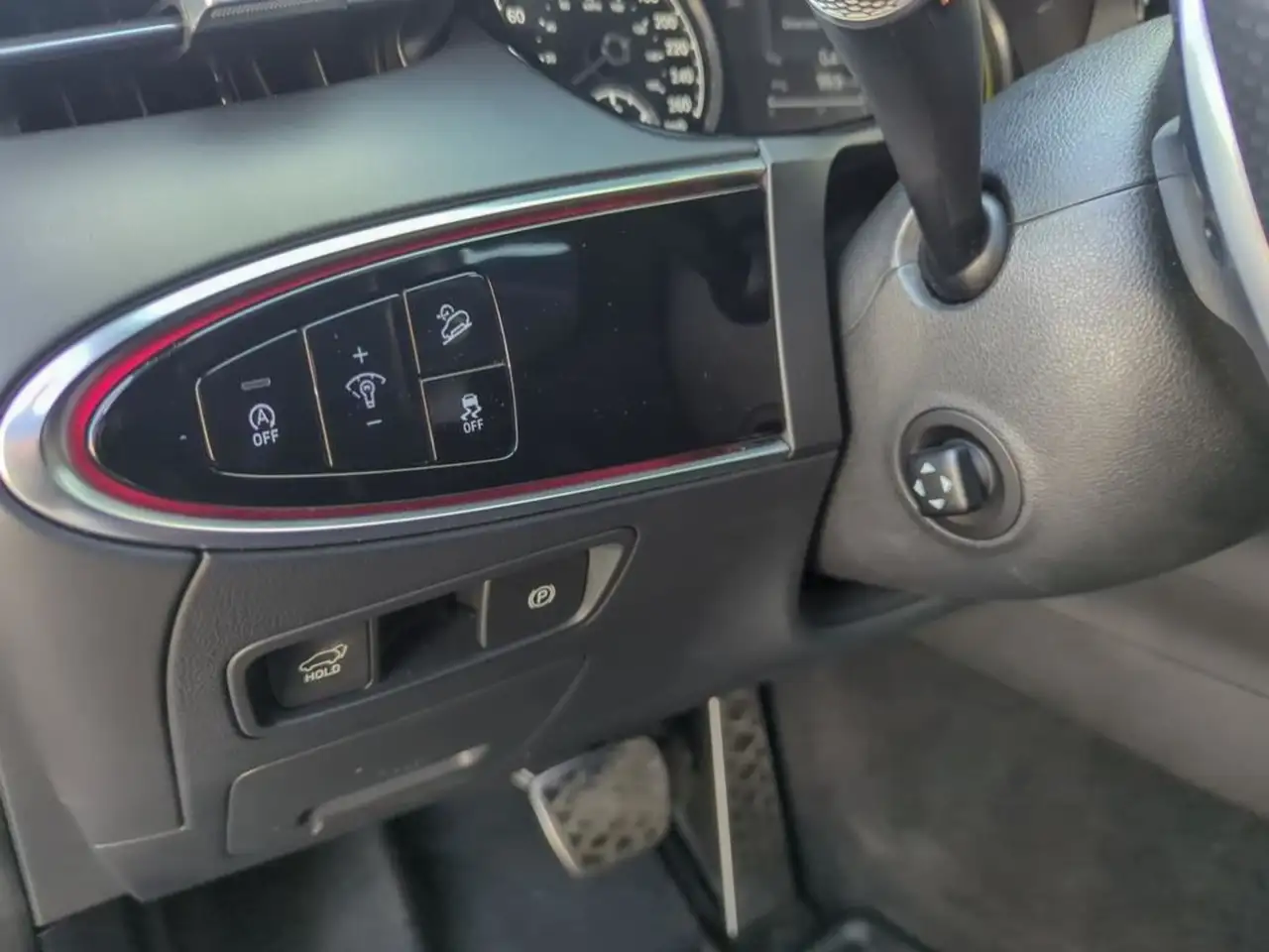 Genesis GV70 - Image 28