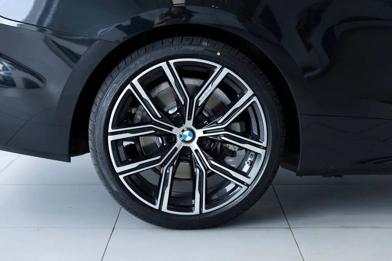 BMW 4 Series - Image 18