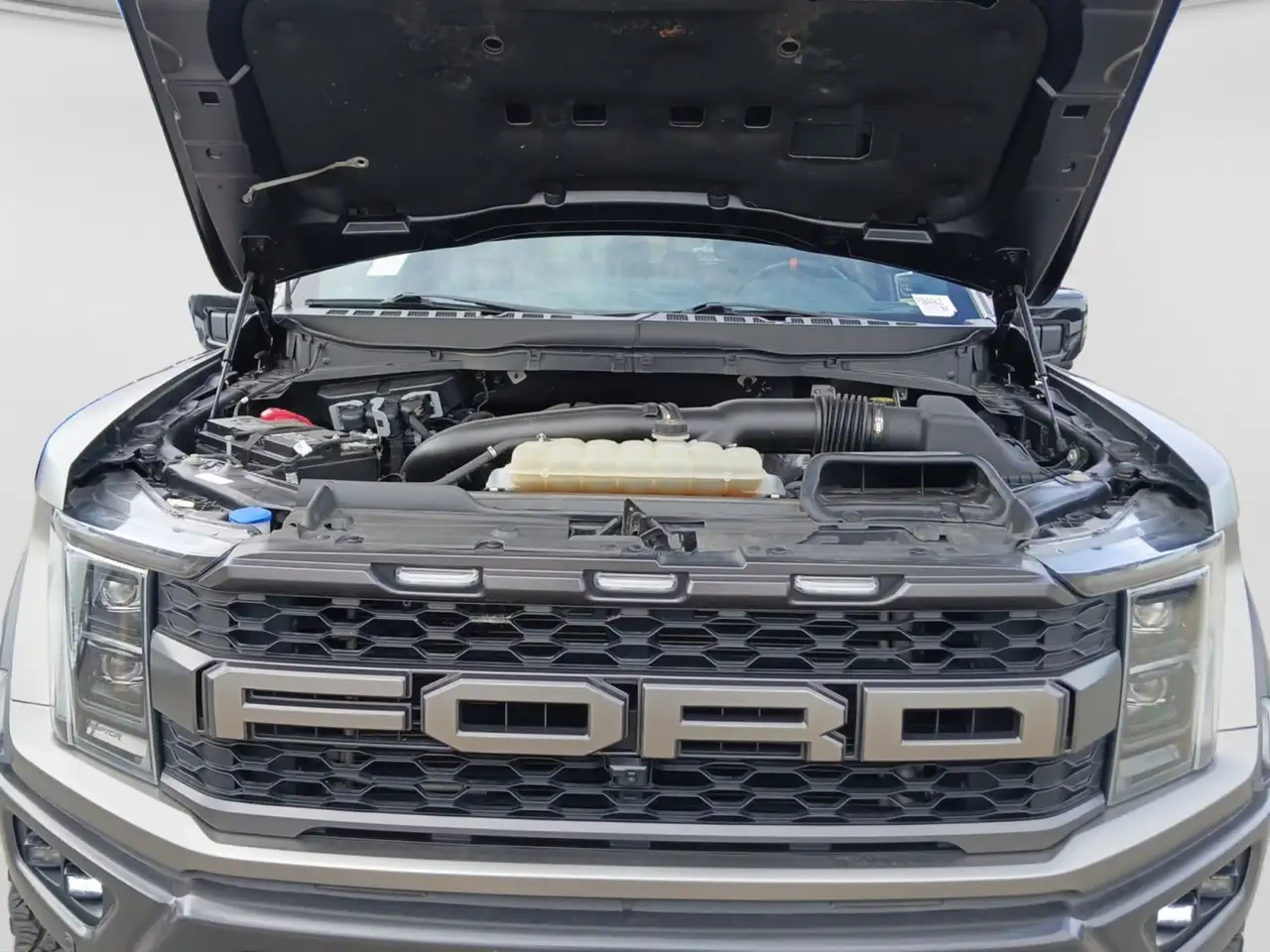 Ford F-150 - Image 34