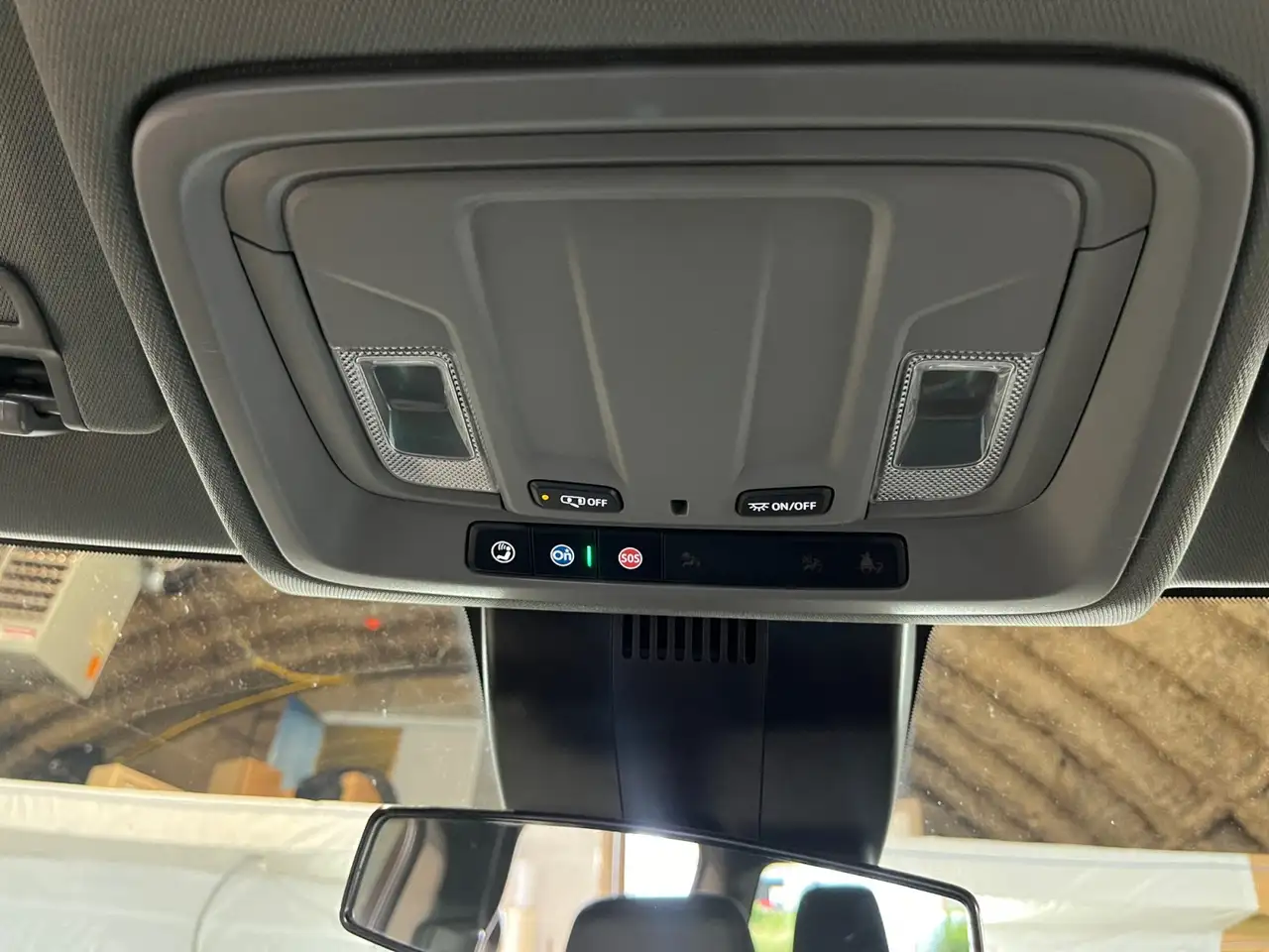 Chevrolet Silverado 1500 - Image 20
