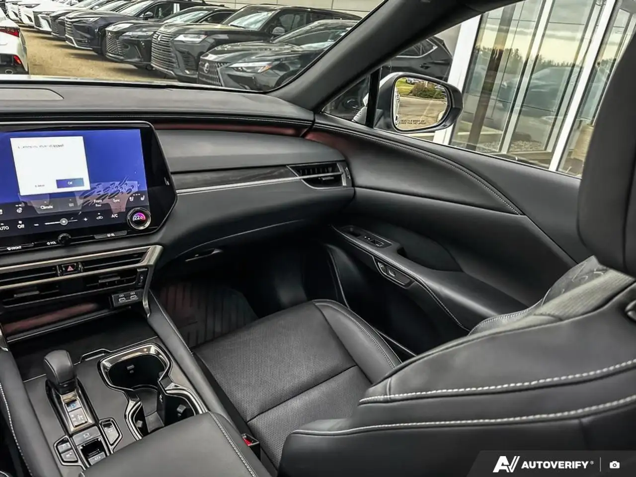 Lexus RX - Image 25