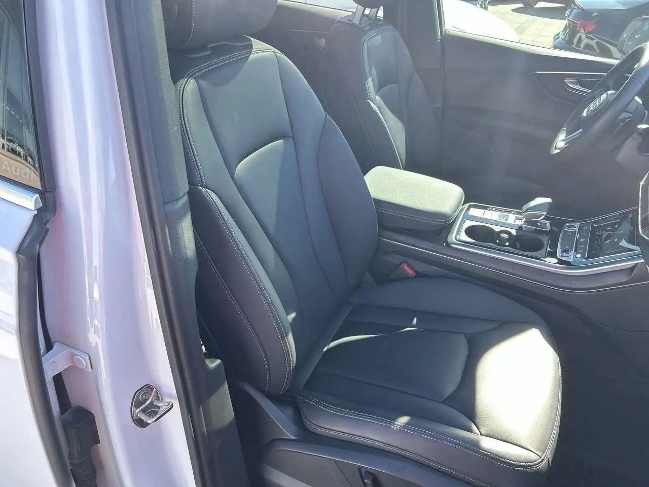 Audi Q7 - Image 34