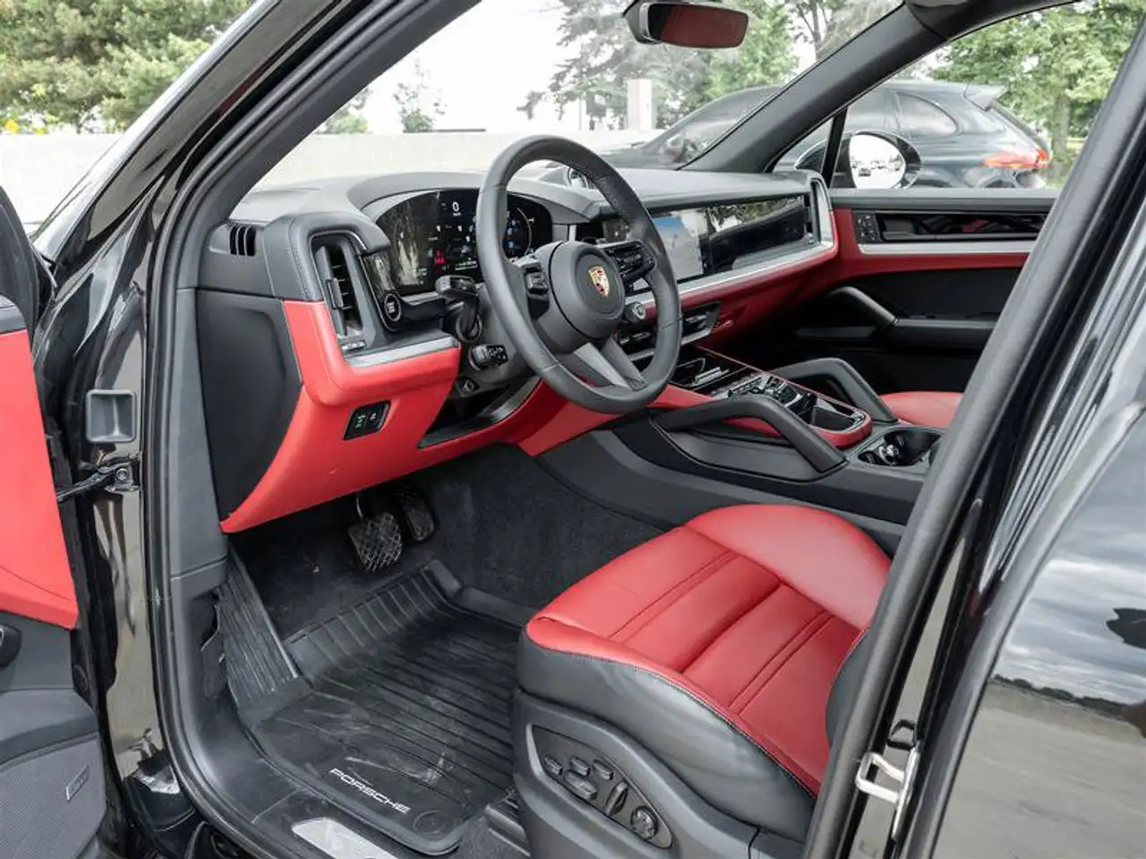 Porsche Cayenne - Image 18