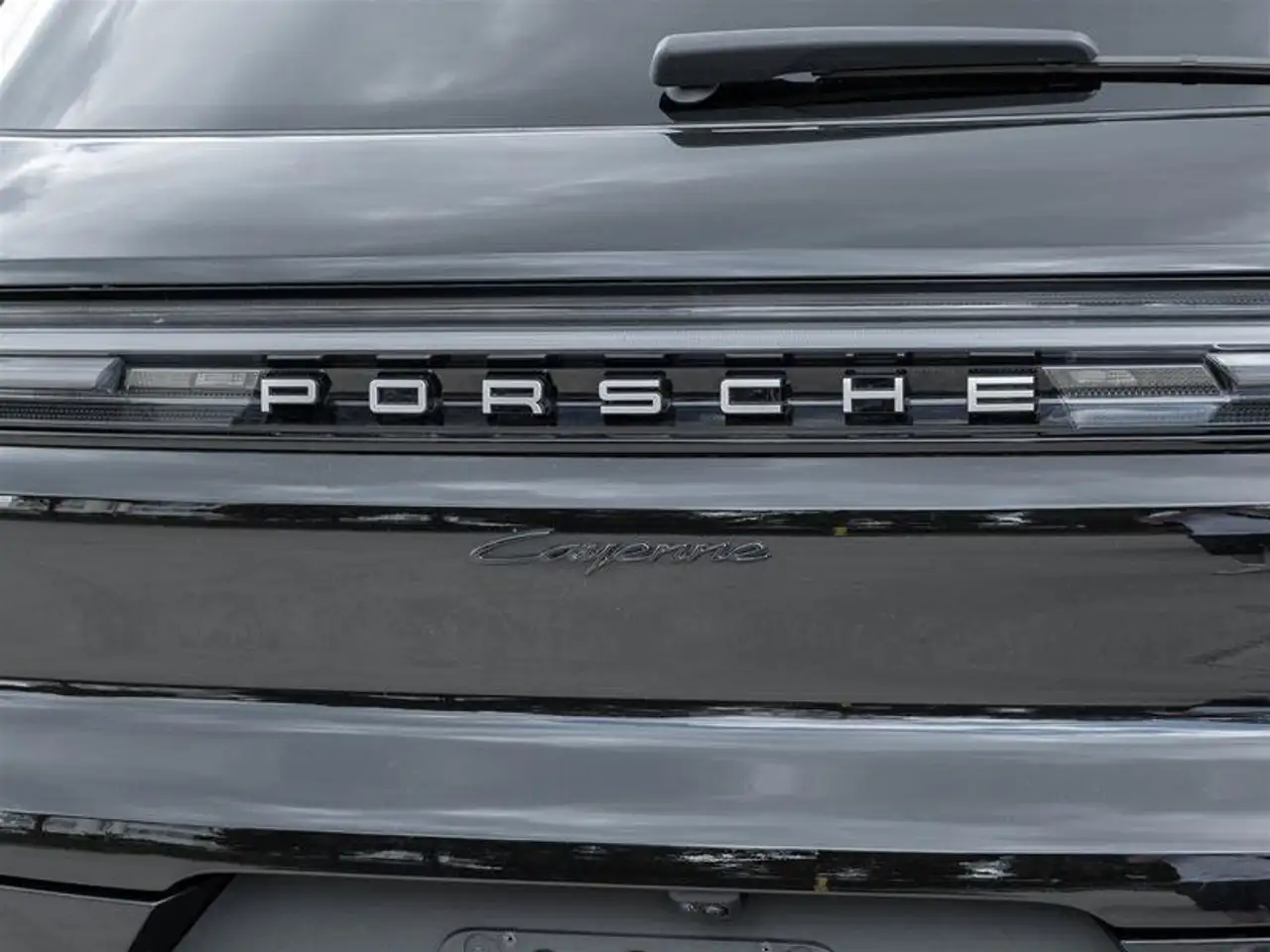 Porsche Cayenne - Image 8