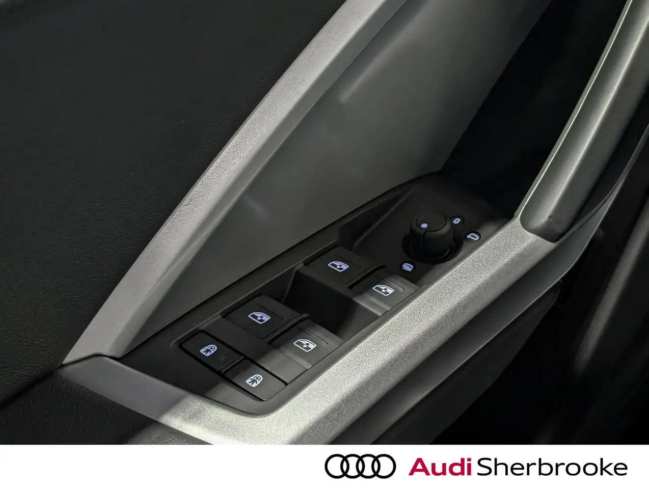 Audi Q3 - Image 12