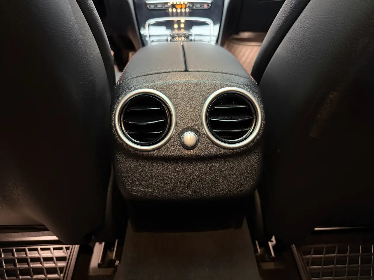 Mercedes-Benz C-Class - Image 27