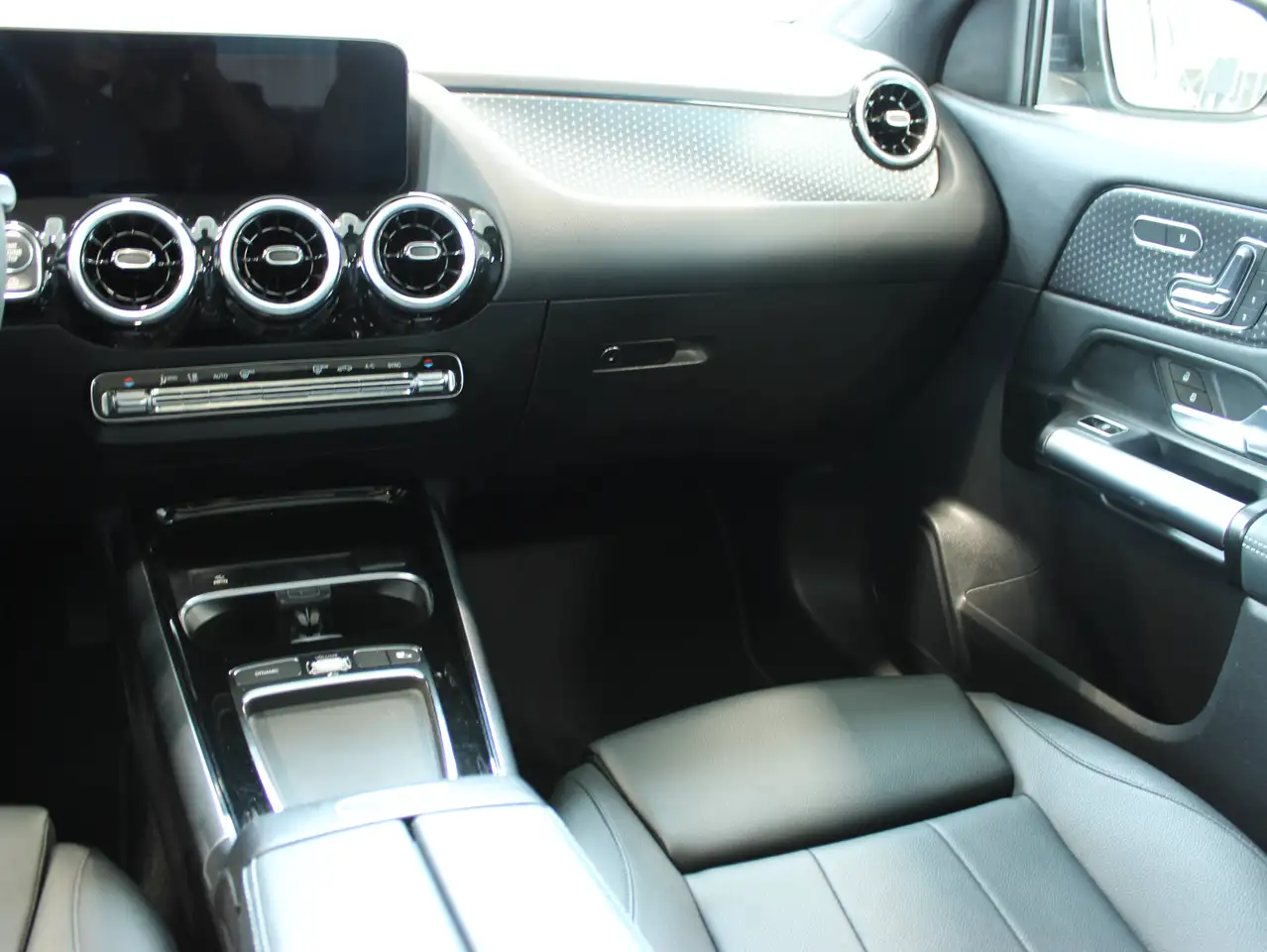 Mercedes-Benz GLA - Image 17