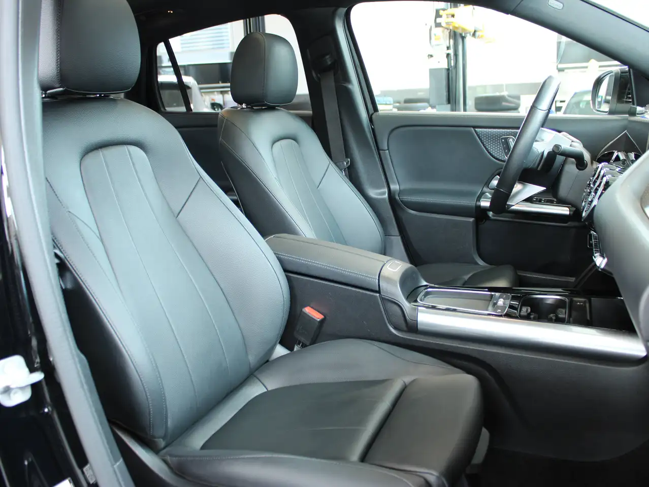 Mercedes-Benz GLA - Image 24
