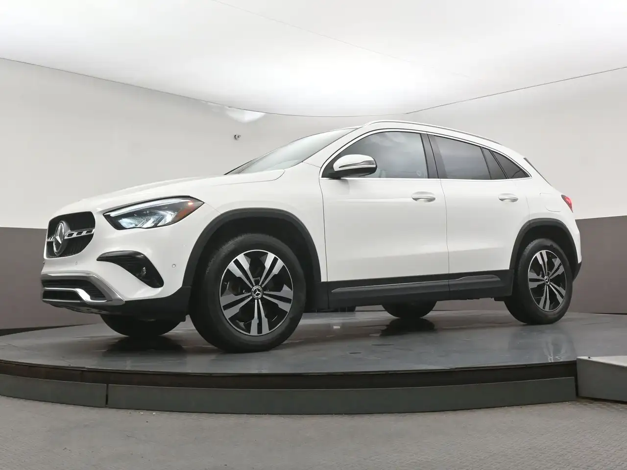 Mercedes-Benz GLA - Image 42