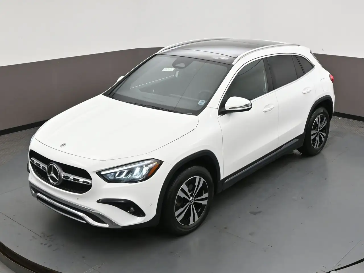 Mercedes-Benz GLA - Image 48
