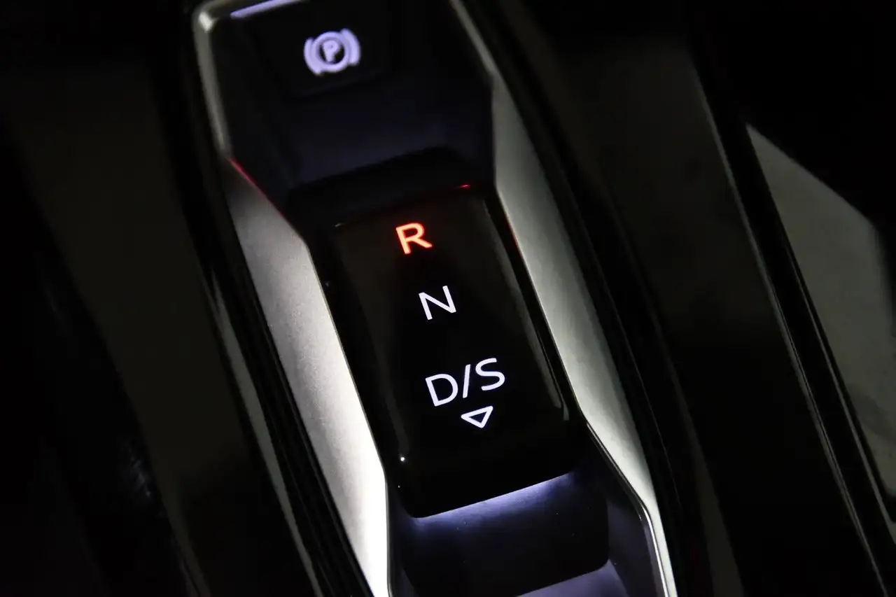Audi SQ5 - Image 26