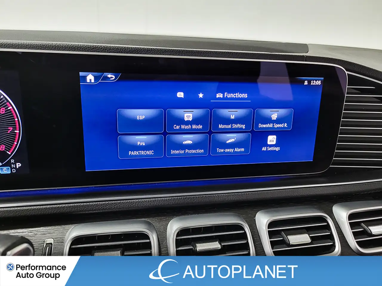 Mercedes-Benz GLE - Image 34