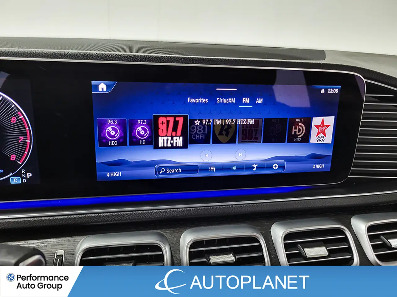 Mercedes-Benz GLE - Image 35