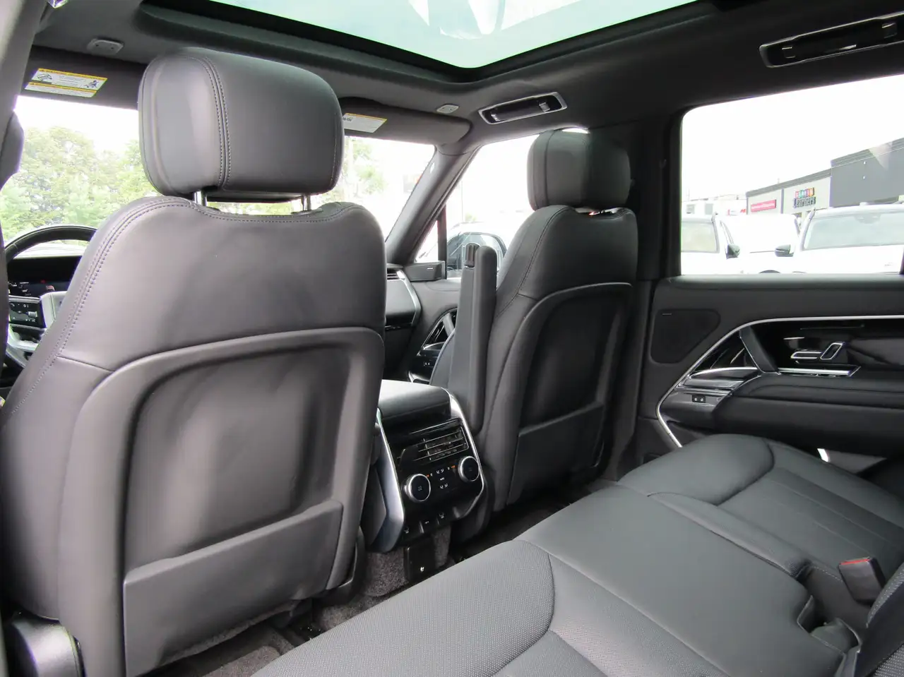 Land Rover Range Rover - Image 18