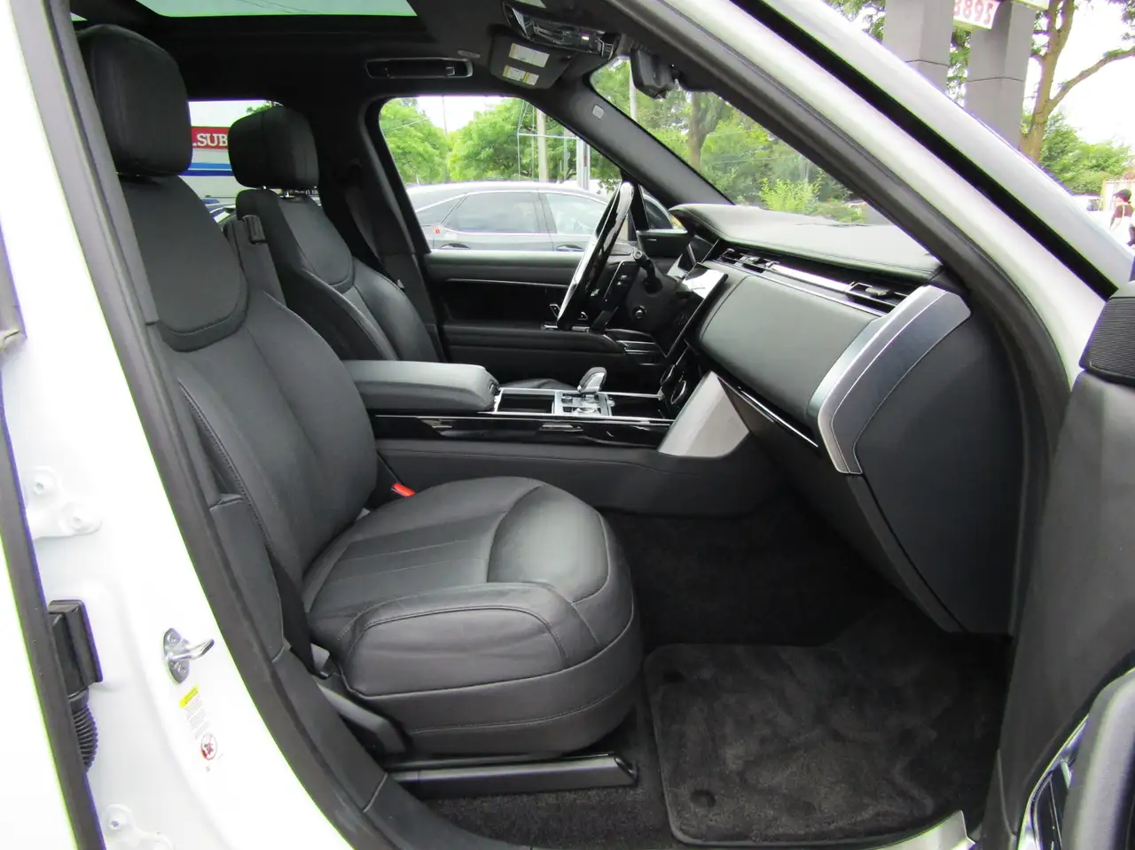Land Rover Range Rover - Image 10