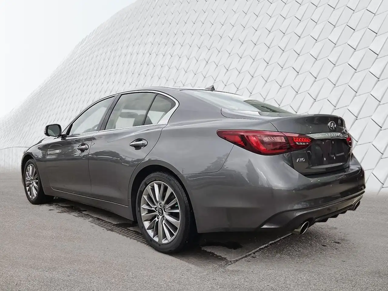 Infiniti Q50 - Image 4