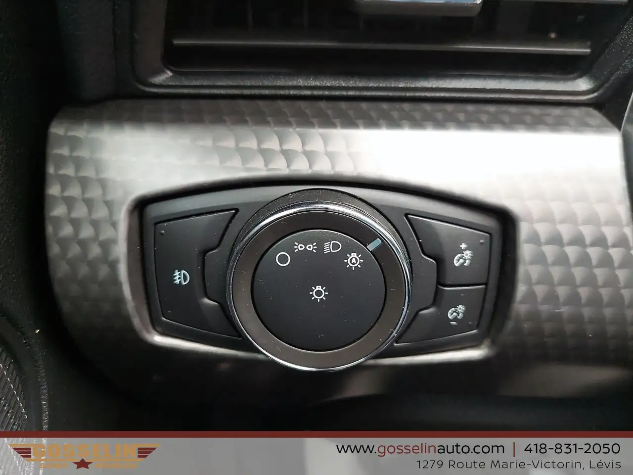 Ford Mustang - Image 23