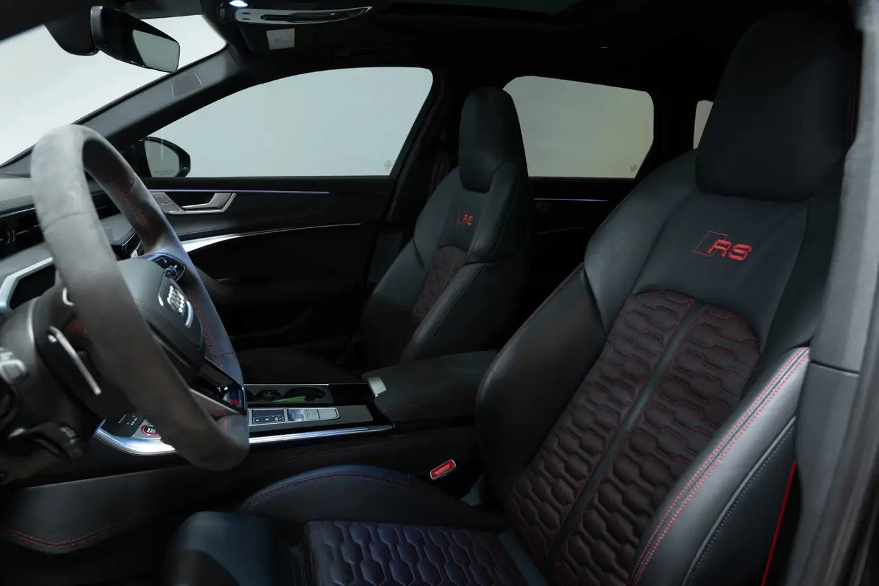 Audi RS6 - Image 12