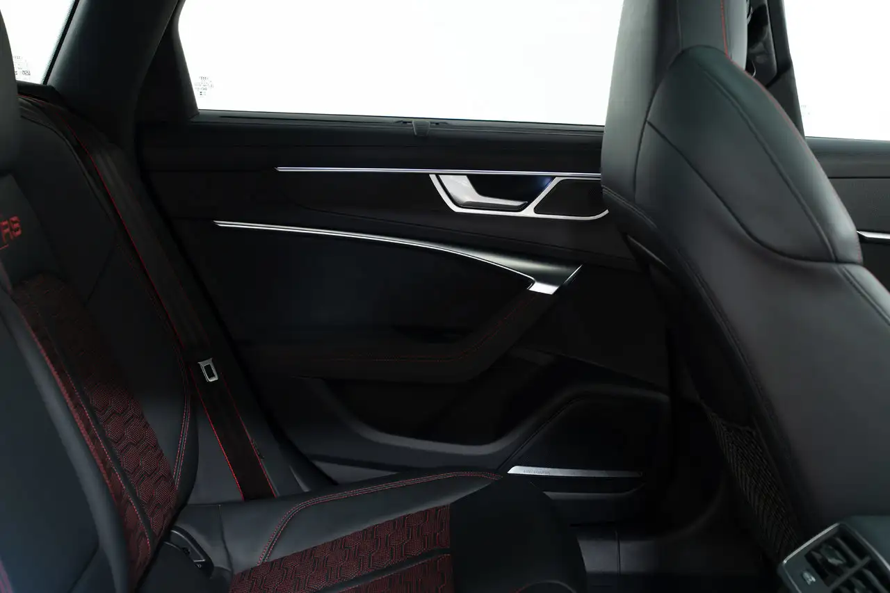 Audi RS6 - Image 28
