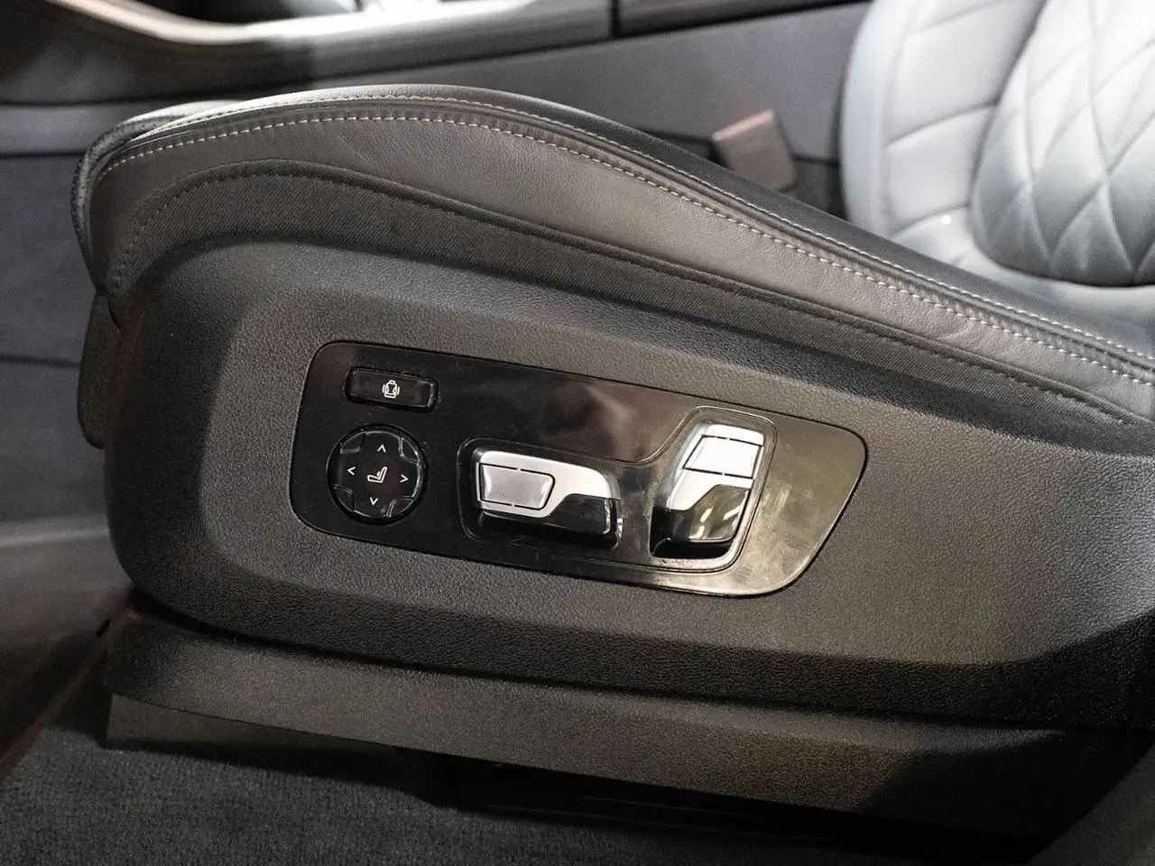 BMW X5 - Image 13