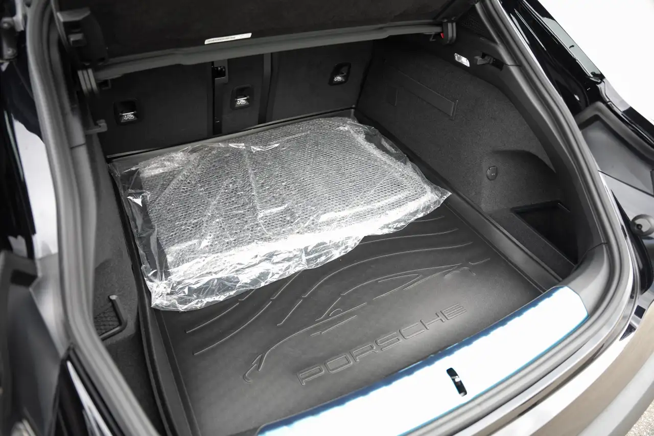 Porsche Taycan - Image 42