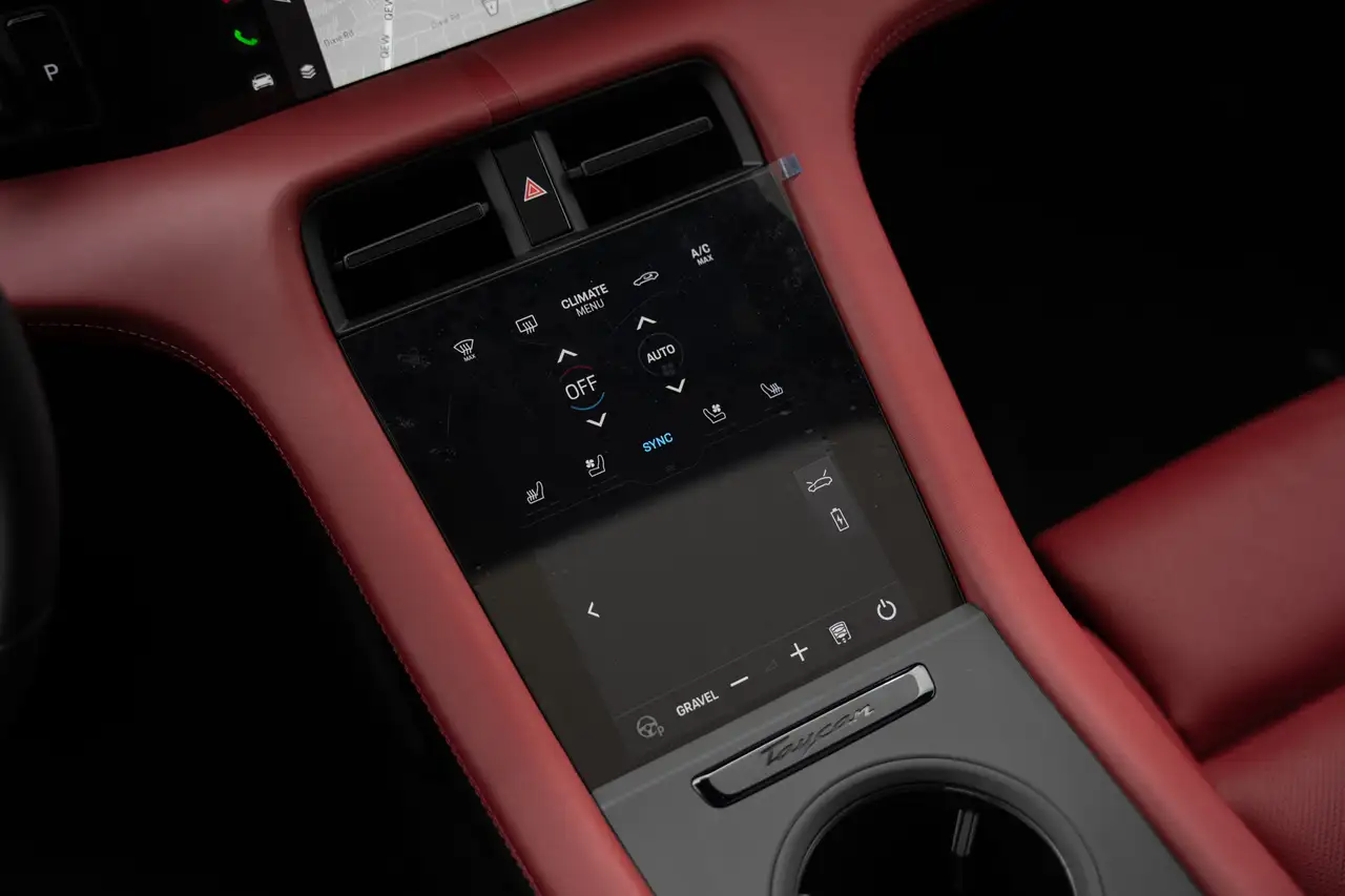 Porsche Taycan - Image 26