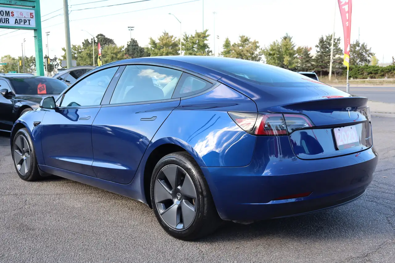 Tesla Model 3 - Image 5