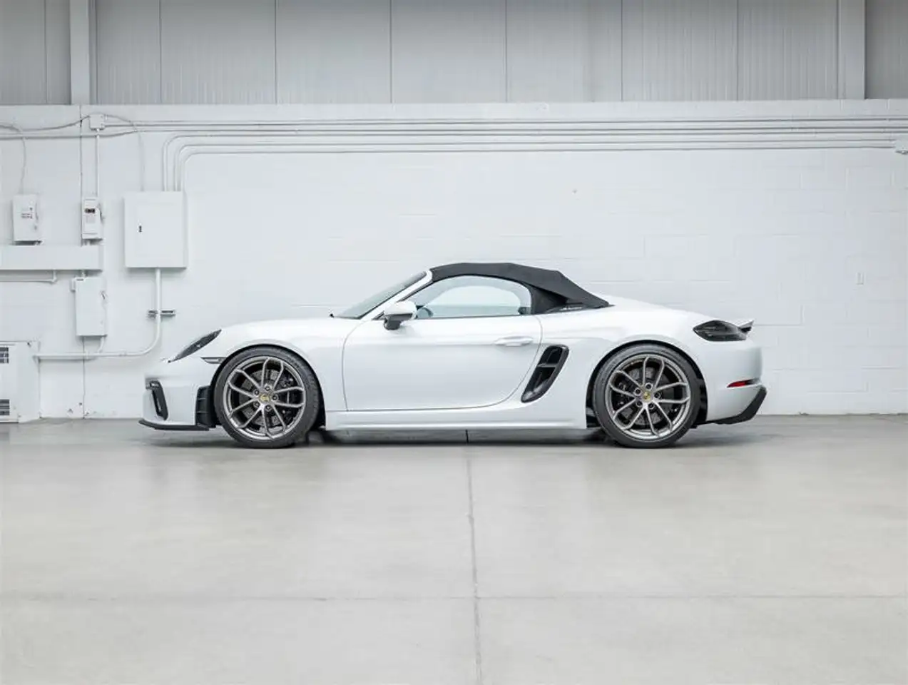 Porsche 718 Spyder - Image 8