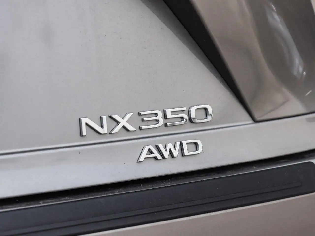 Lexus NX 350 - Image 7