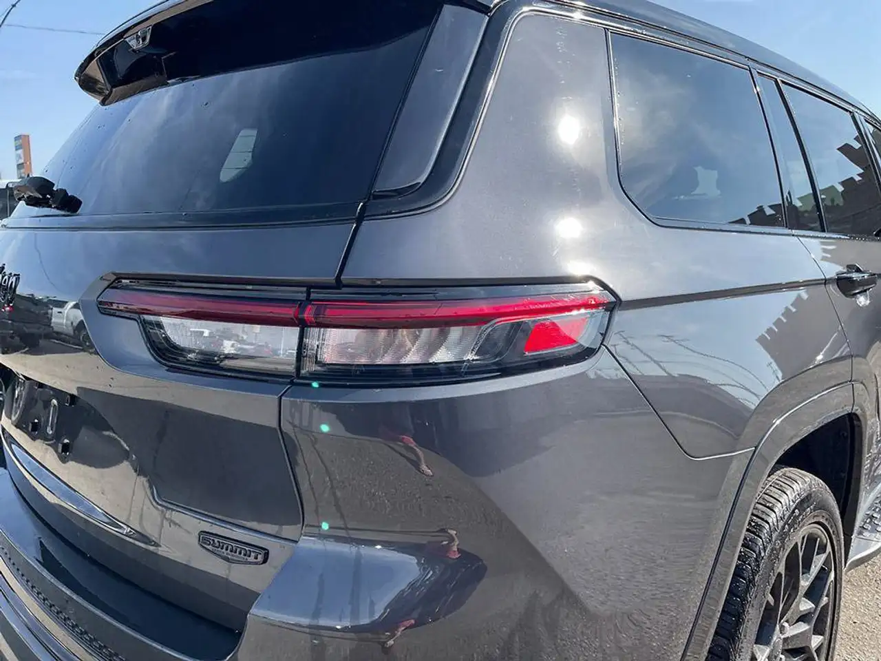 Jeep Grand Cherokee - Image 12