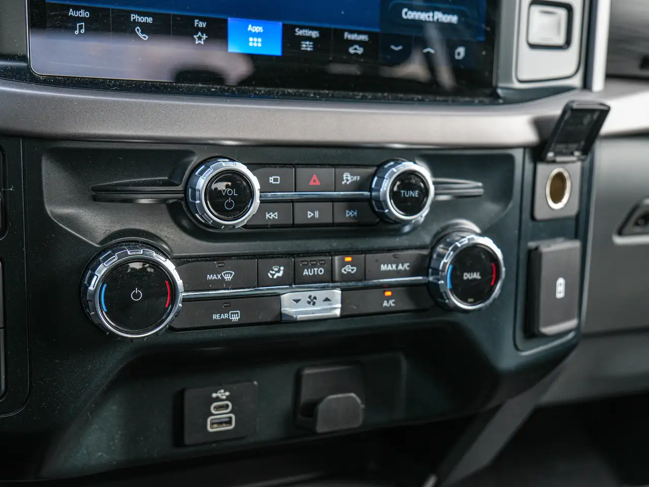 Ford F-150 - Image 21