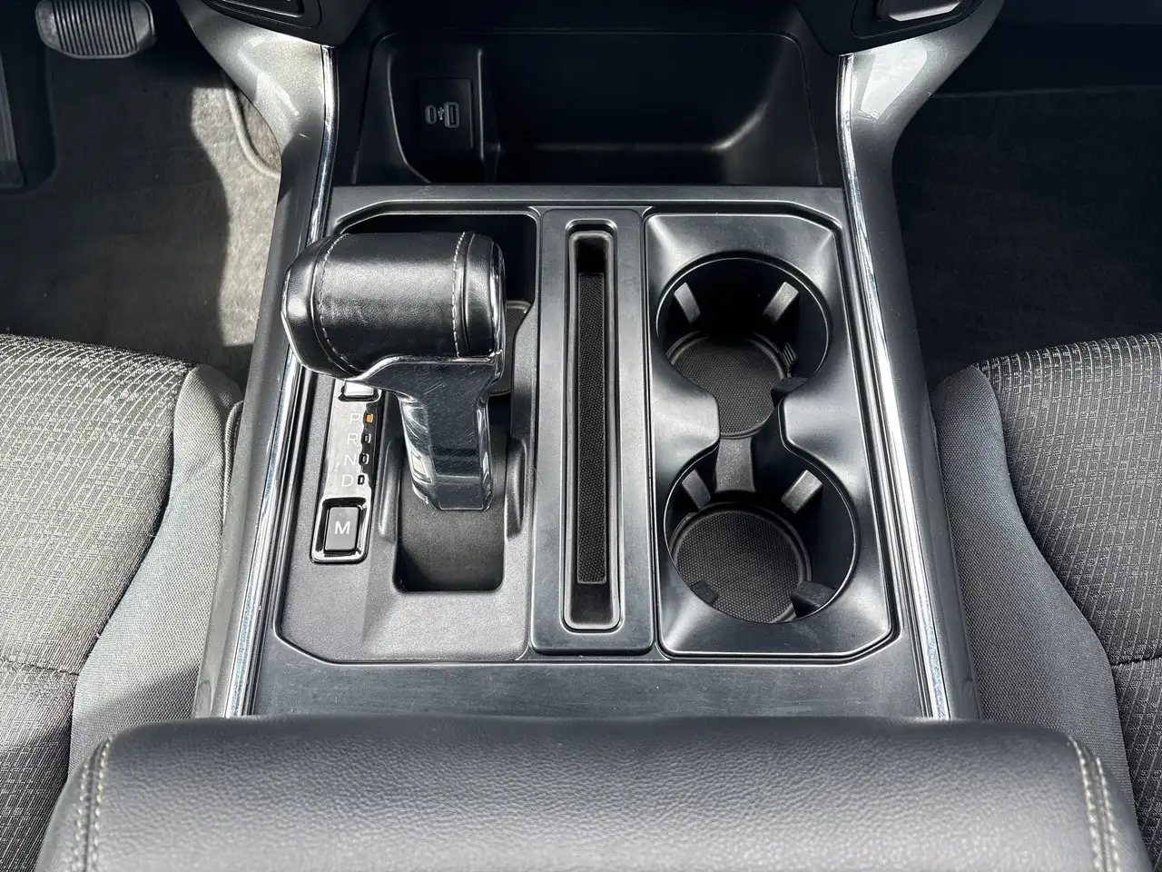 Ford F-150 - Image 24