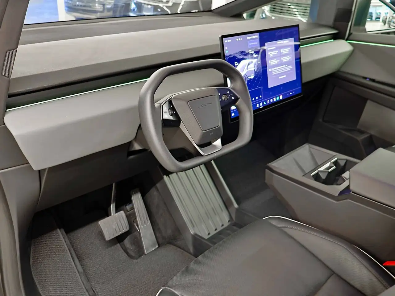 Tesla Cybertruck - Image 12