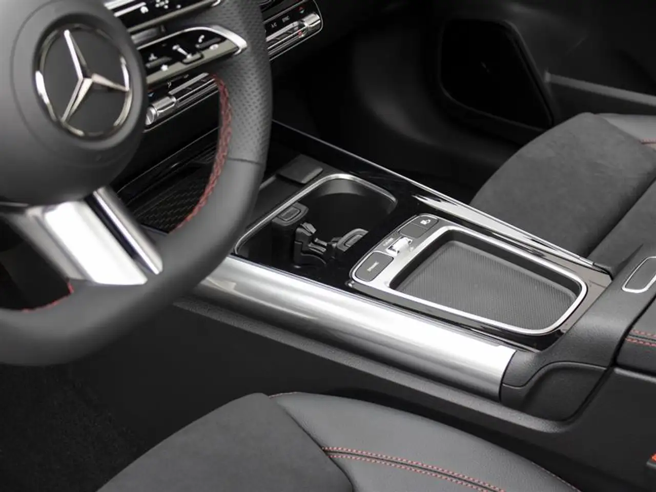 Mercedes-Benz GLA - Image 17