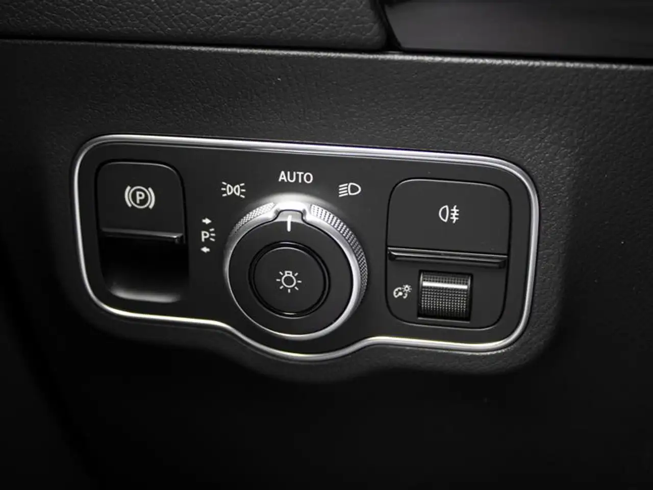 Mercedes-Benz GLA - Image 8