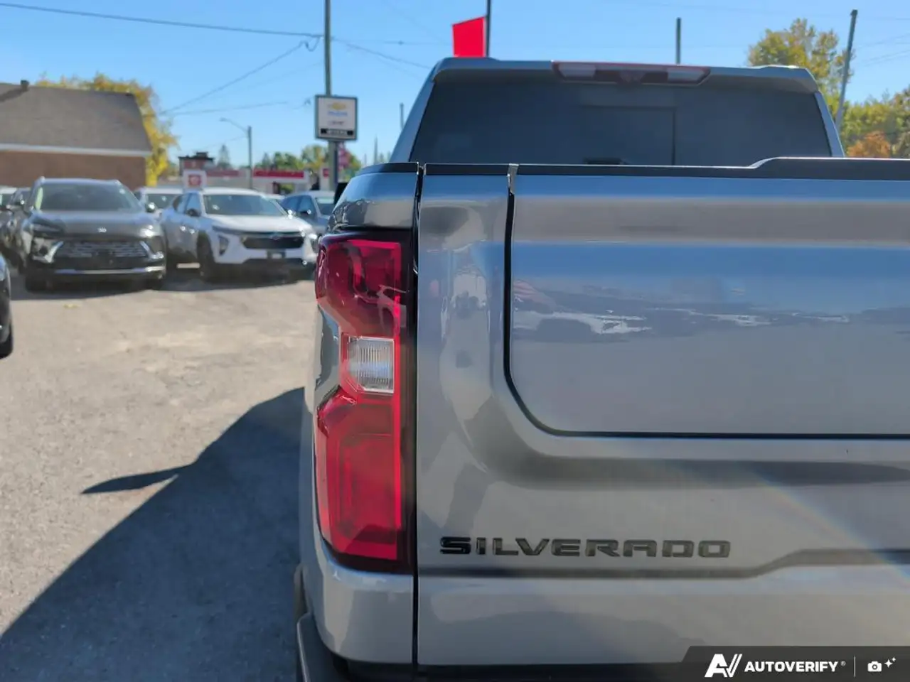 Chevrolet Silverado 1500 - Image 14
