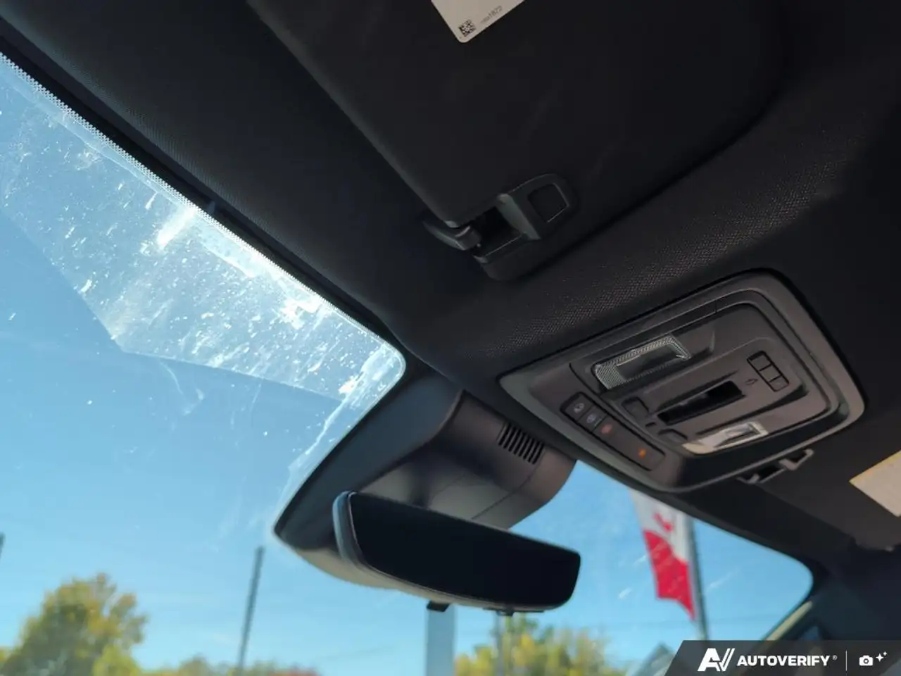 Chevrolet Silverado 1500 - Image 24