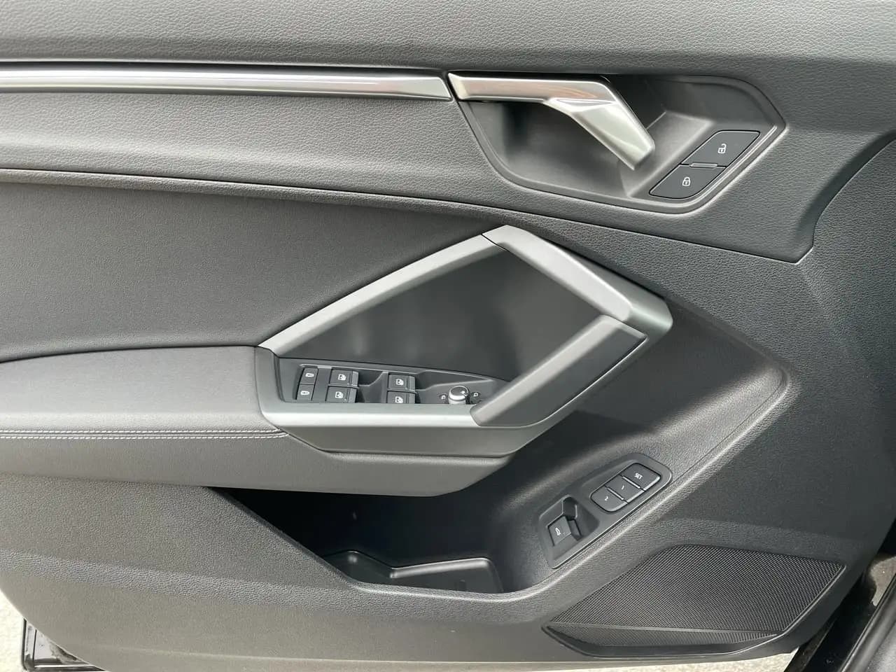Audi Q3 - Image 27