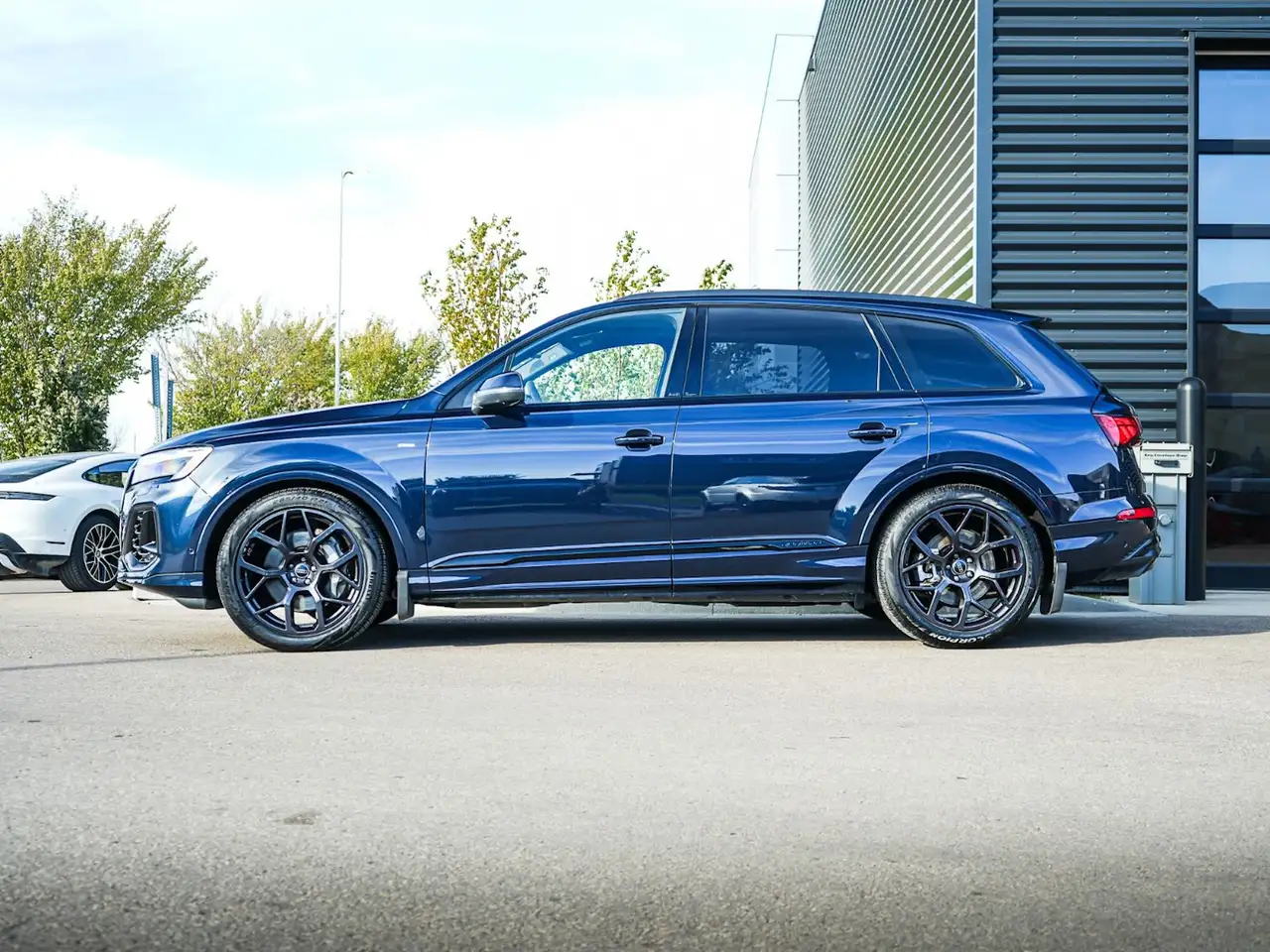 Audi Q7 - Image 7
