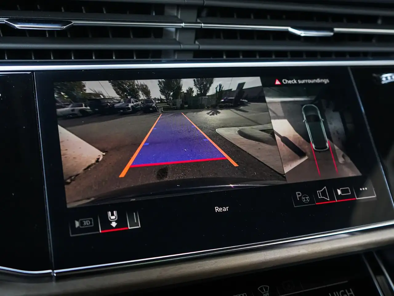 Audi Q7 - Image 27