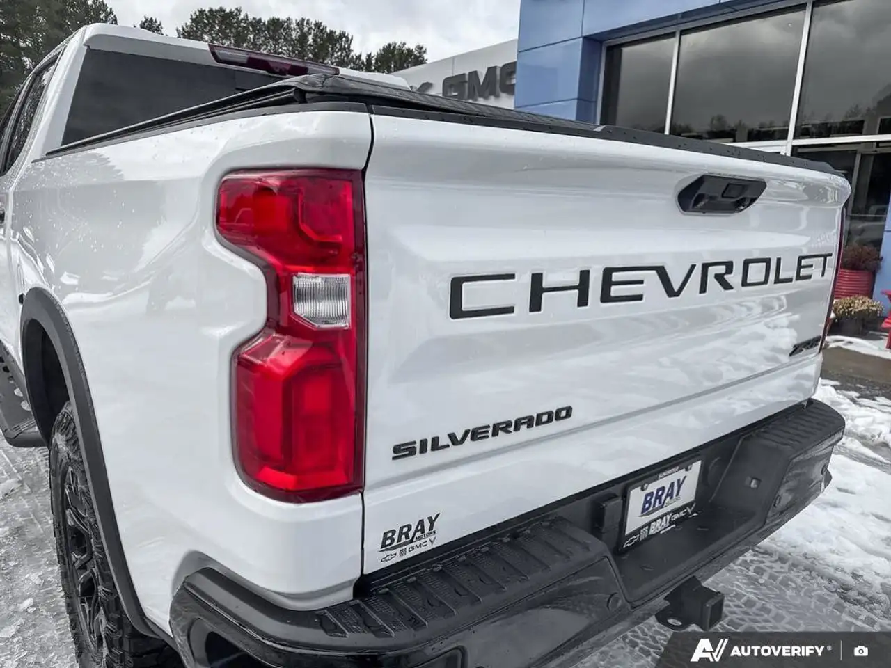 Chevrolet Silverado 1500 - Image 14