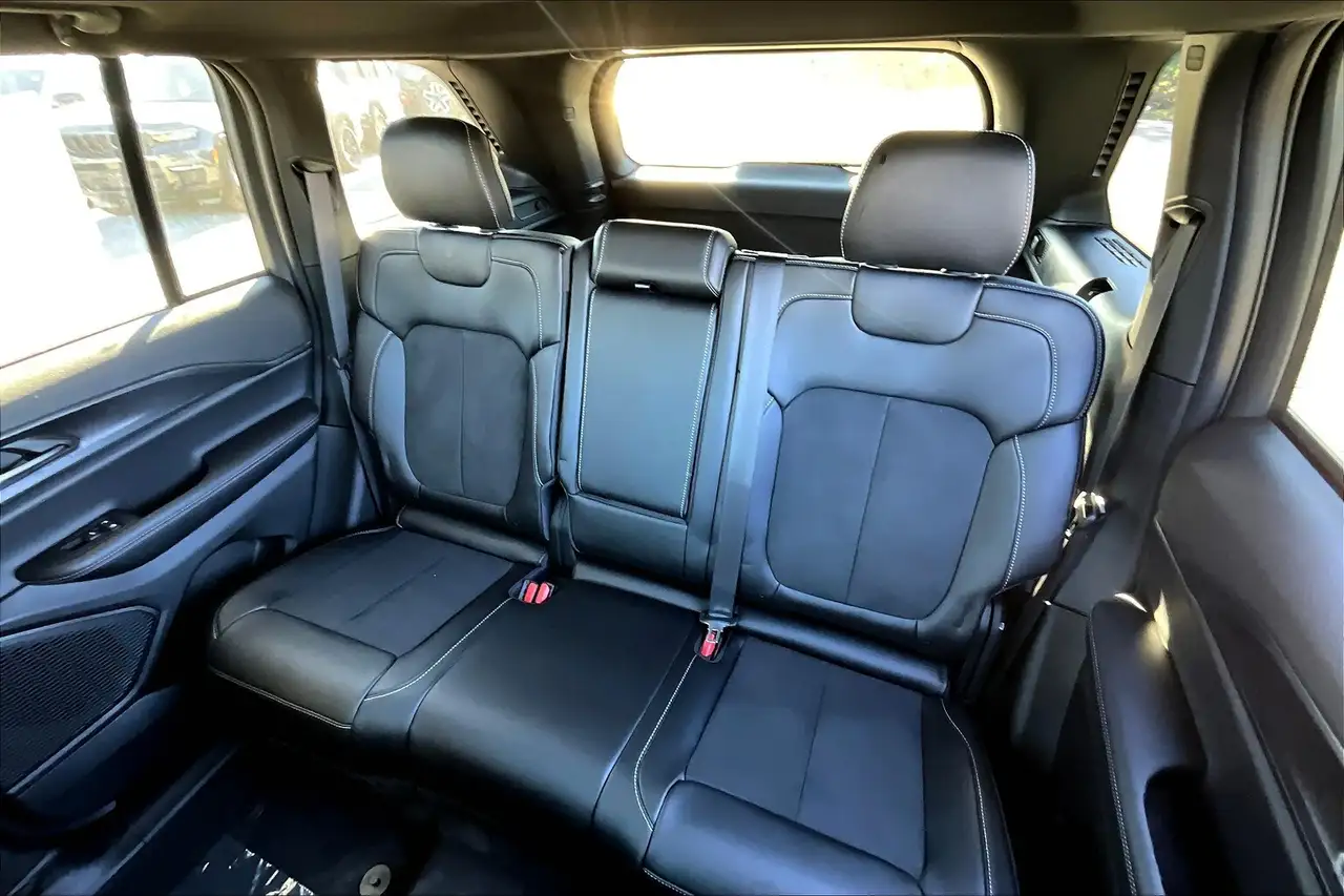 Jeep Grand Cherokee - Image 10
