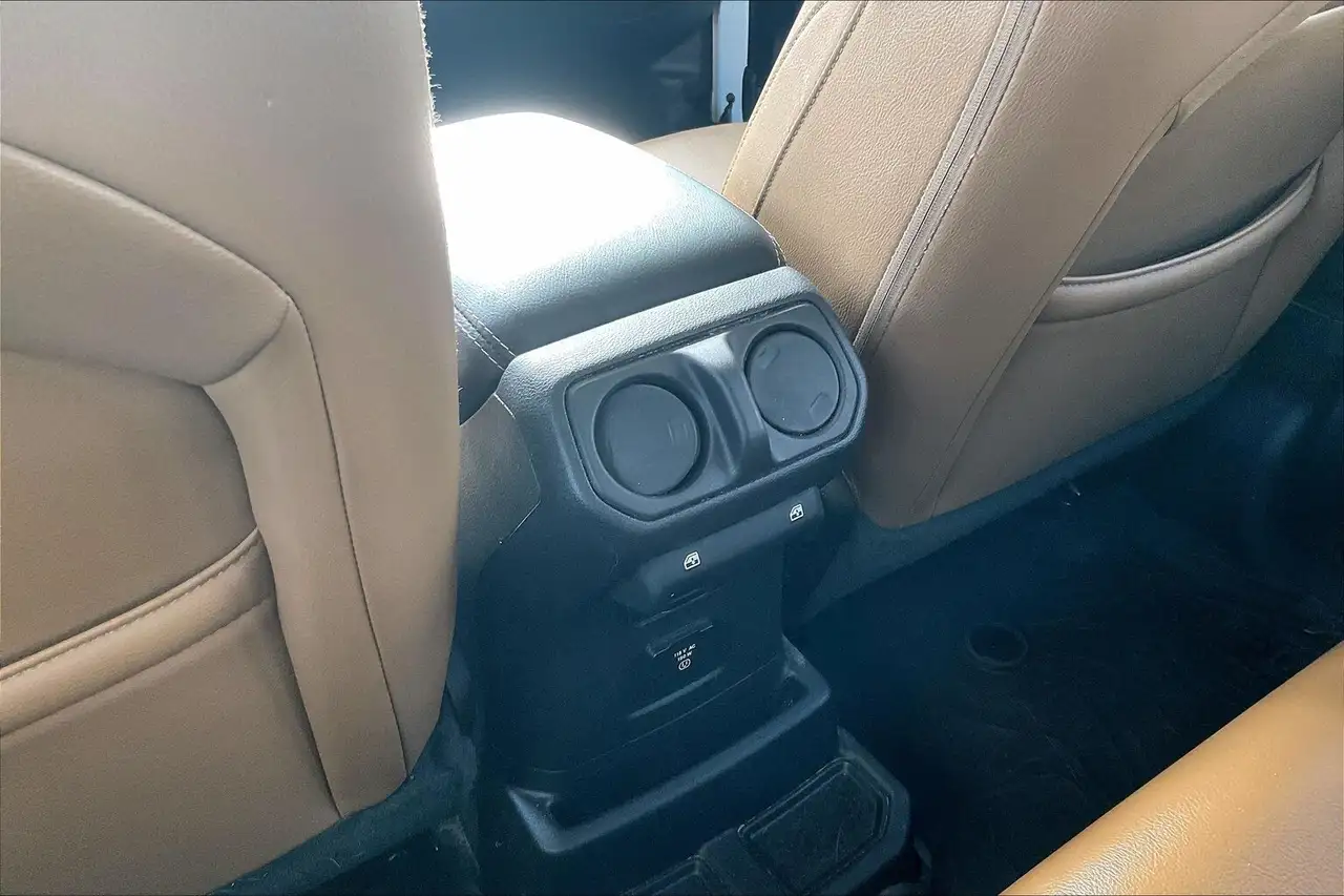 Jeep Wrangler - Image 22