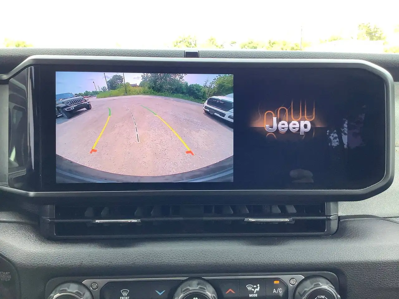 Jeep Wrangler - Image 12