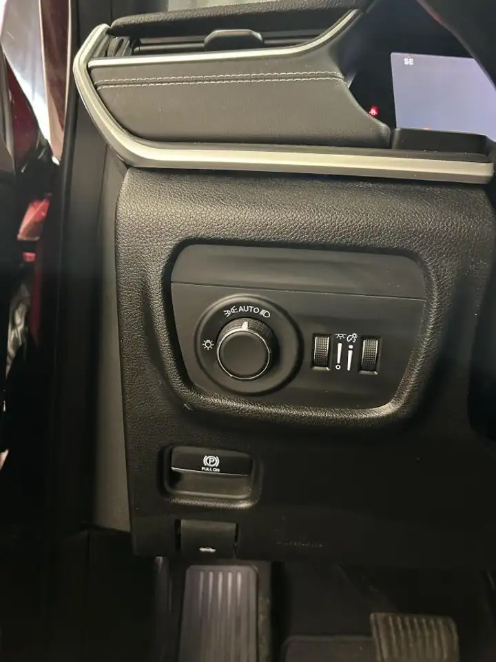 Jeep Grand Cherokee - Image 26