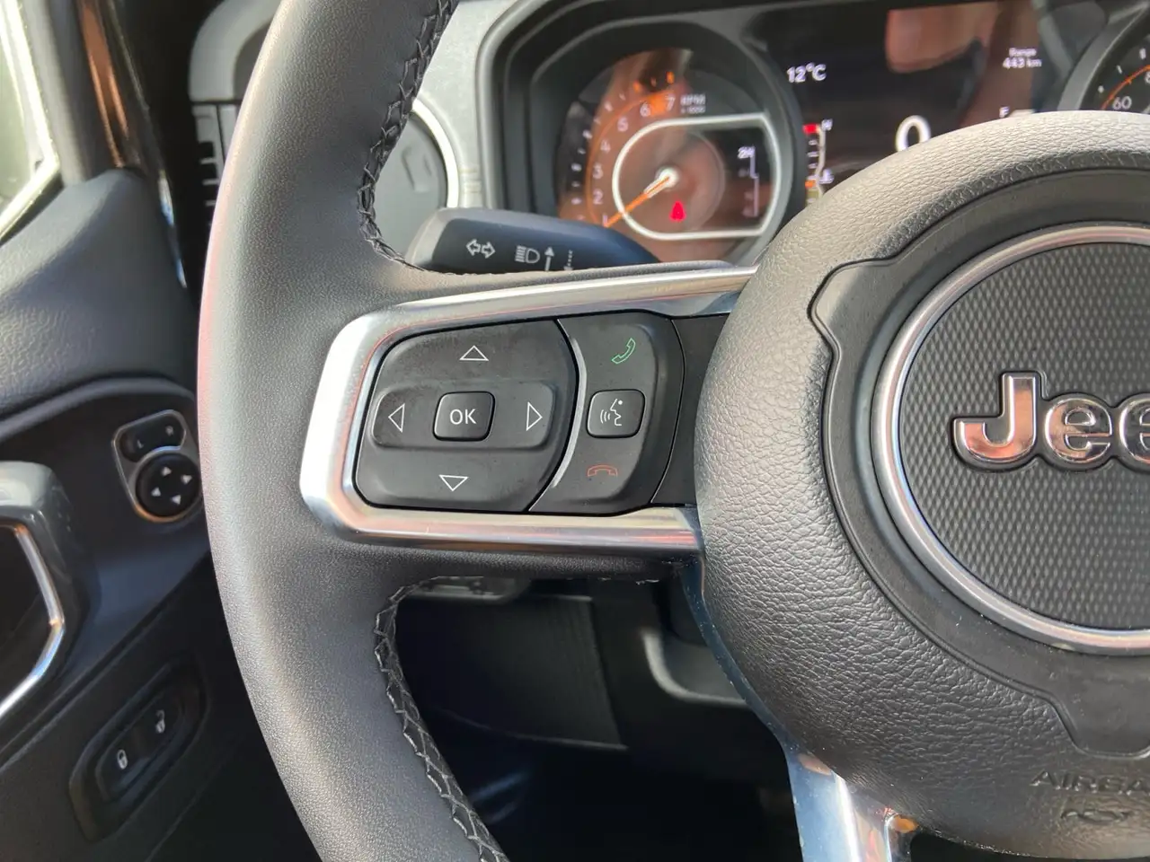 Jeep Wrangler - Image 17