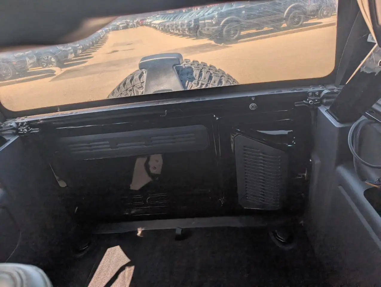 Ford Bronco - Image 8