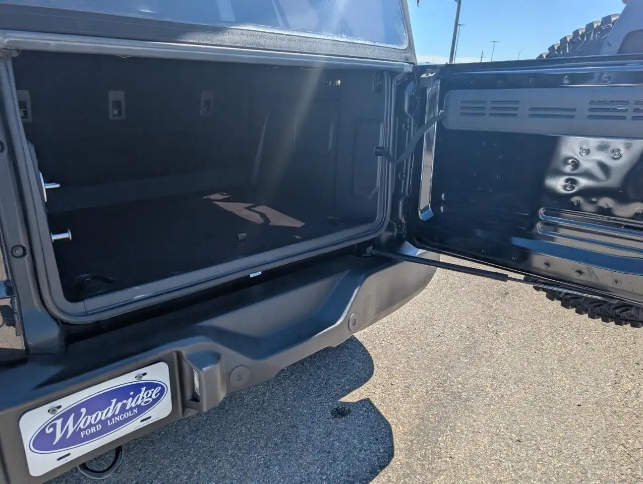 Ford Bronco - Image 7